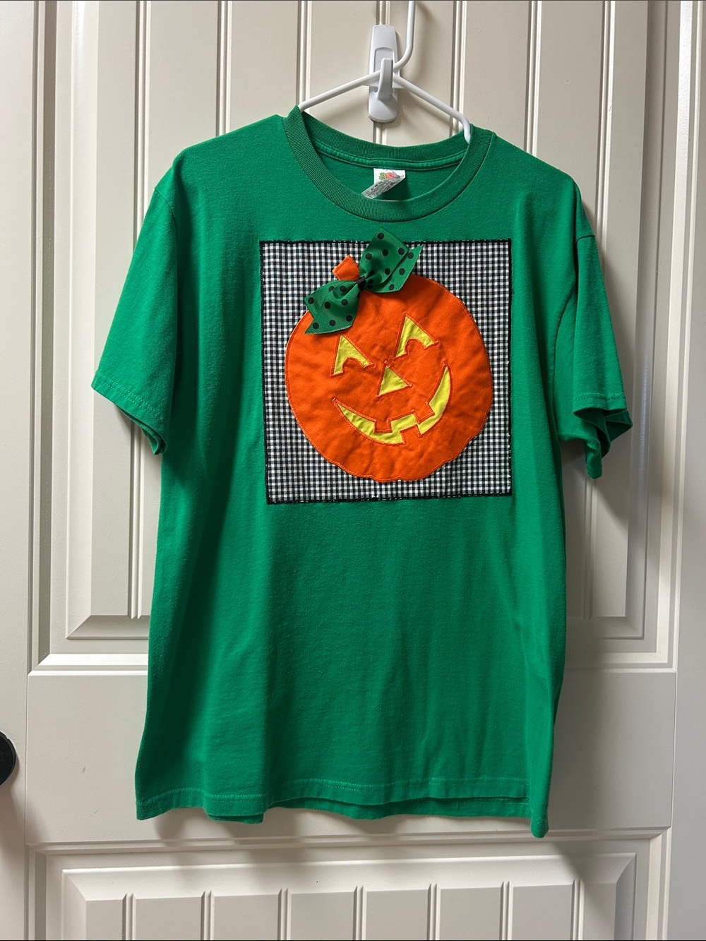 Vintage holiday grass Green Halloween Pumpkin Tee with Orange Jack-O'-Lantern